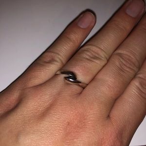 ⭐️2/$20⭐️Sterling silver Loop Ring